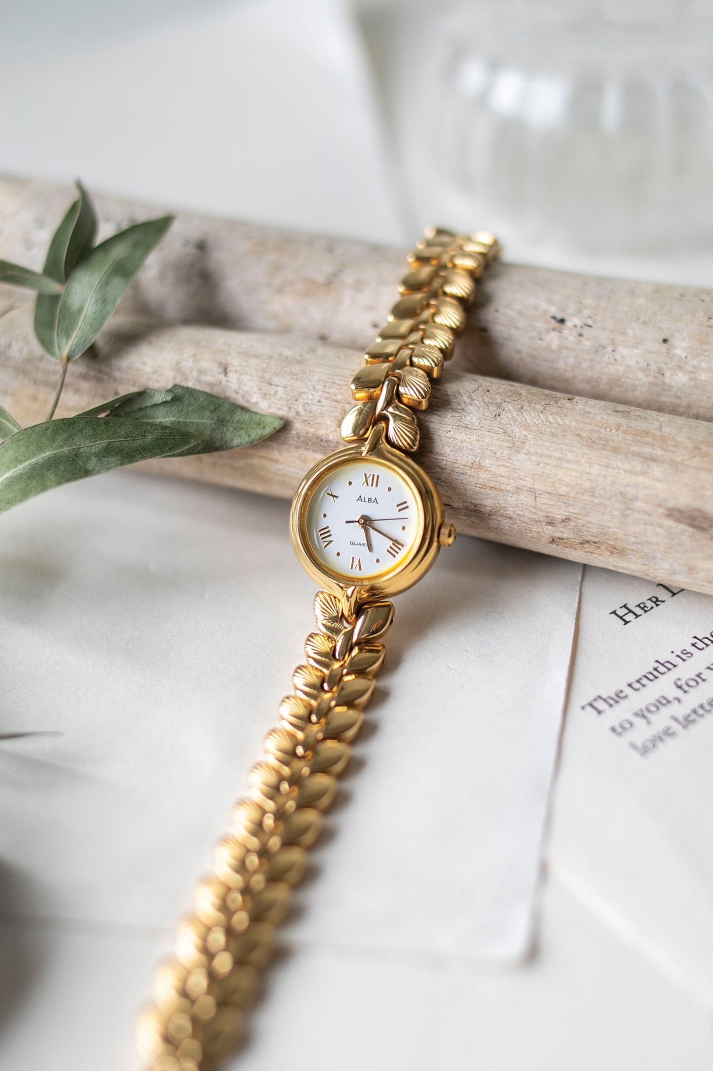 True Vintage: Alba Liora (Gold)