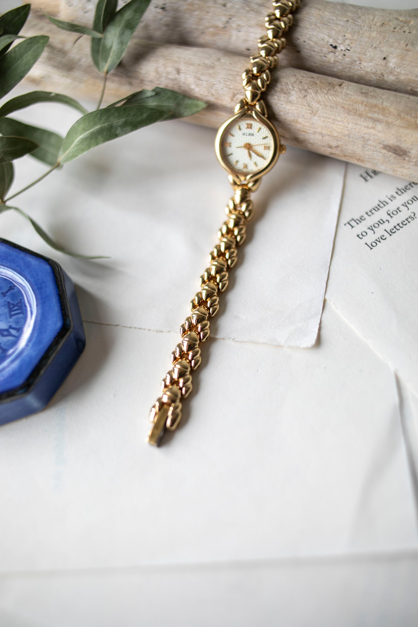 True Vintage: Alba Kora (Gold)