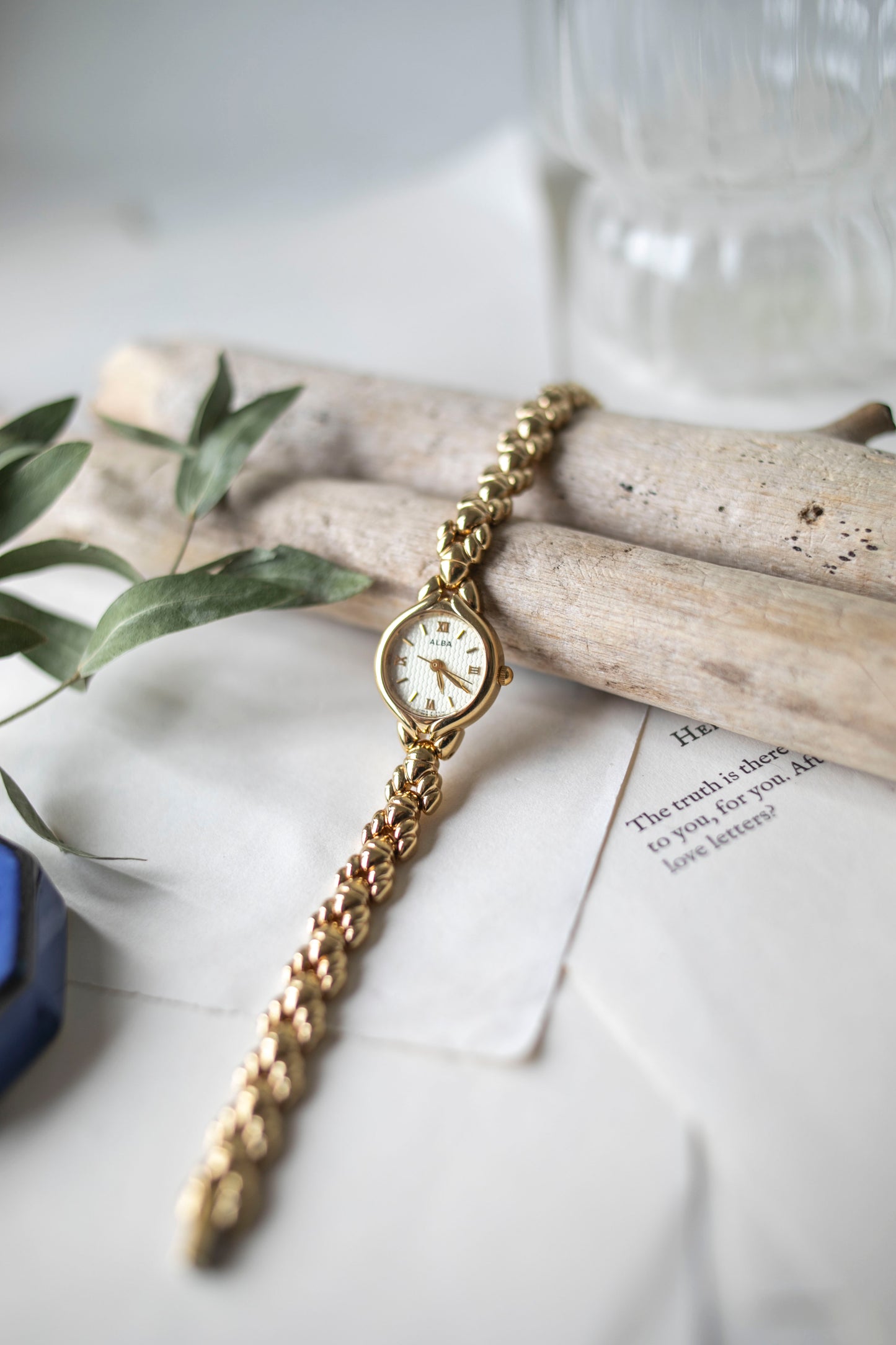 True Vintage: Alba Kora (Gold)