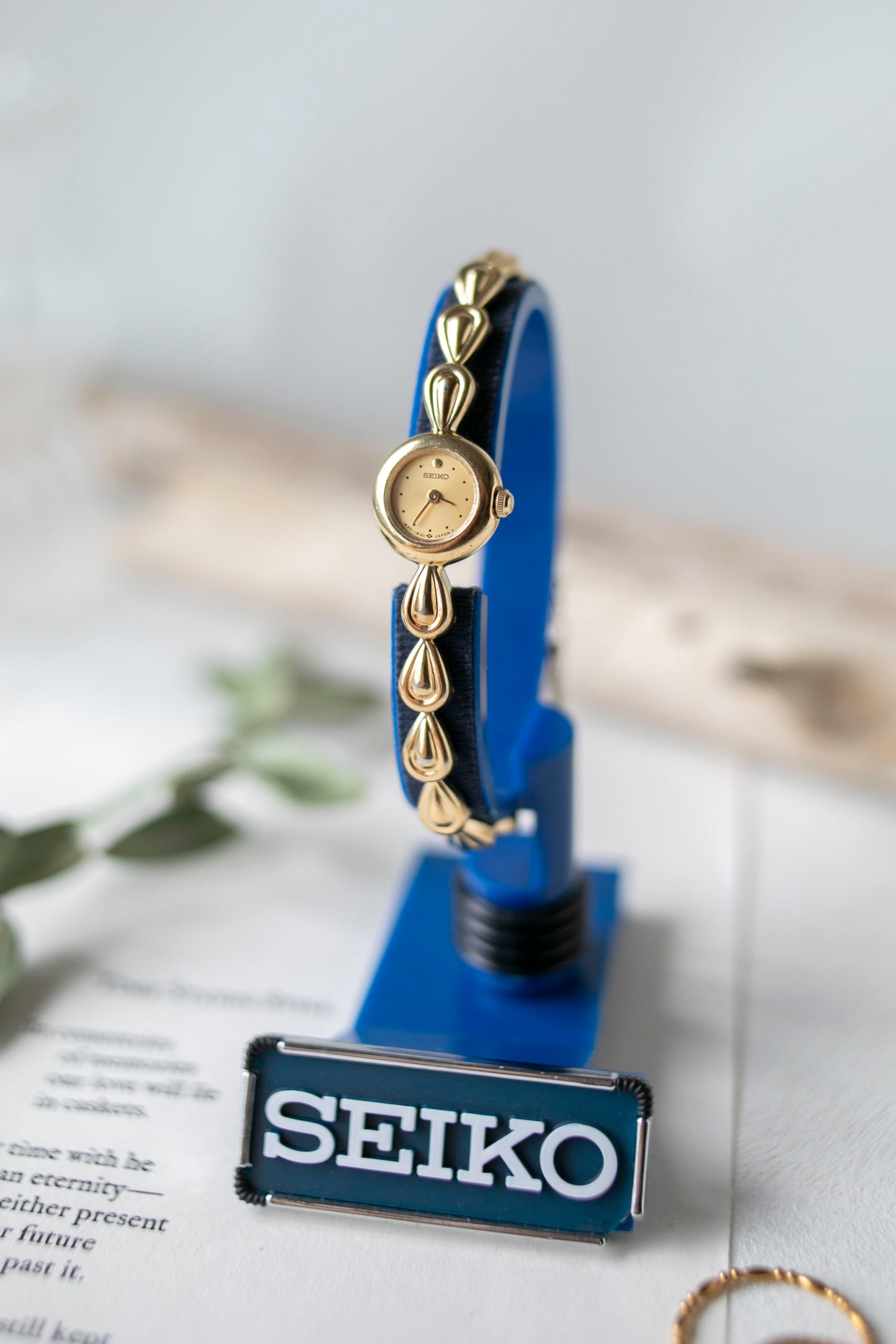 True Vintage: Seiko S217 (Gold)