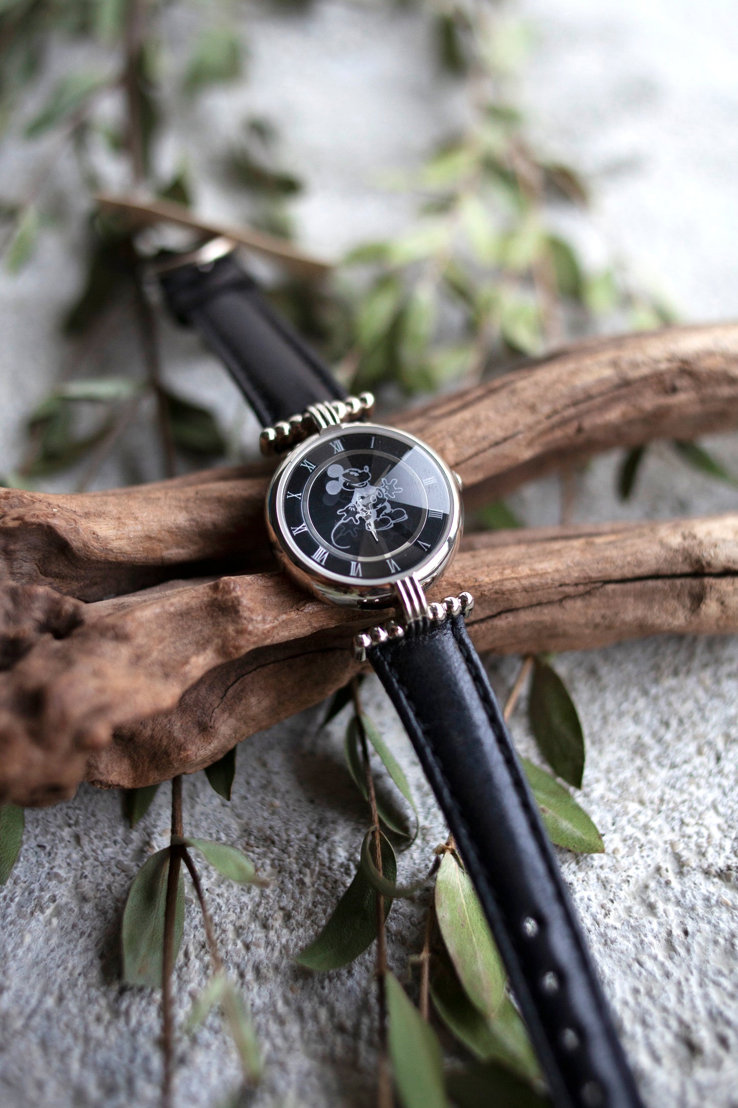 True Vintage: Mickey Faceted