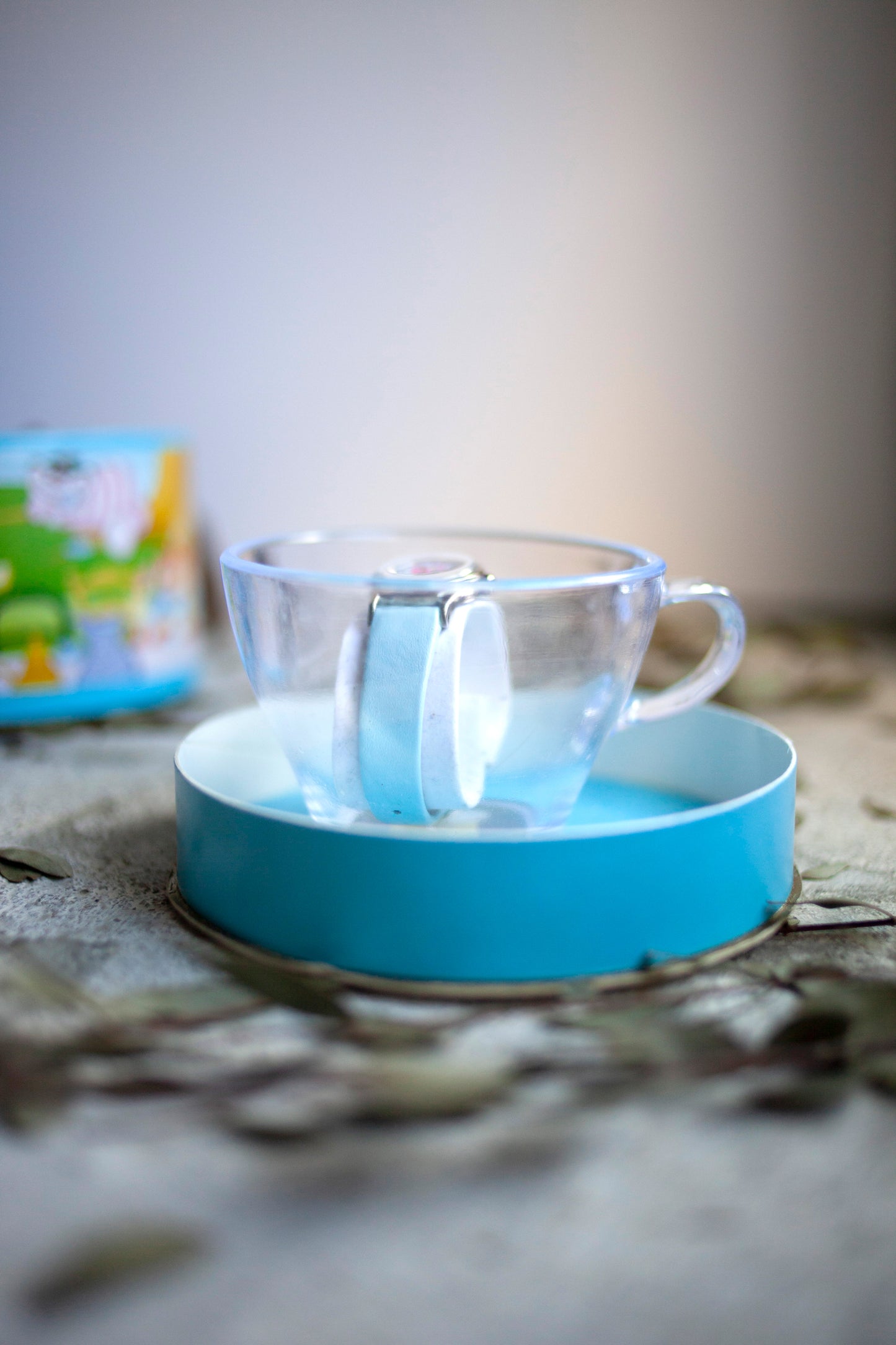 Premium Vintage: Alice in a Teacup