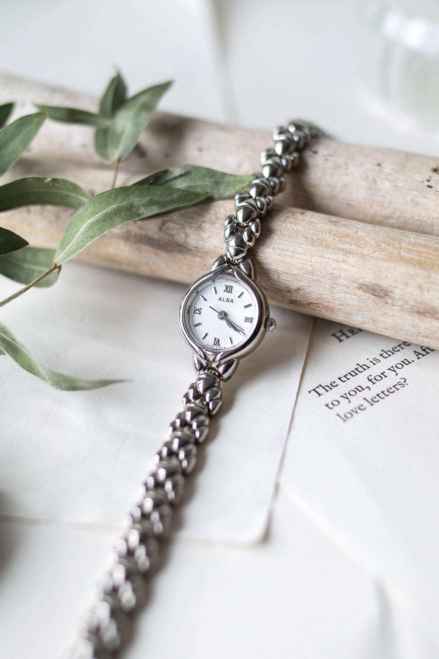 True Vintage: Alba Kora (Silver)