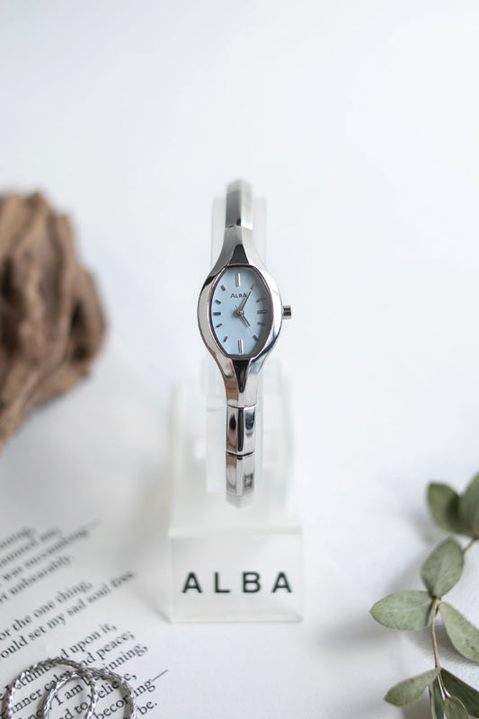 True Vintage: Alba Isolde (Cornflower)