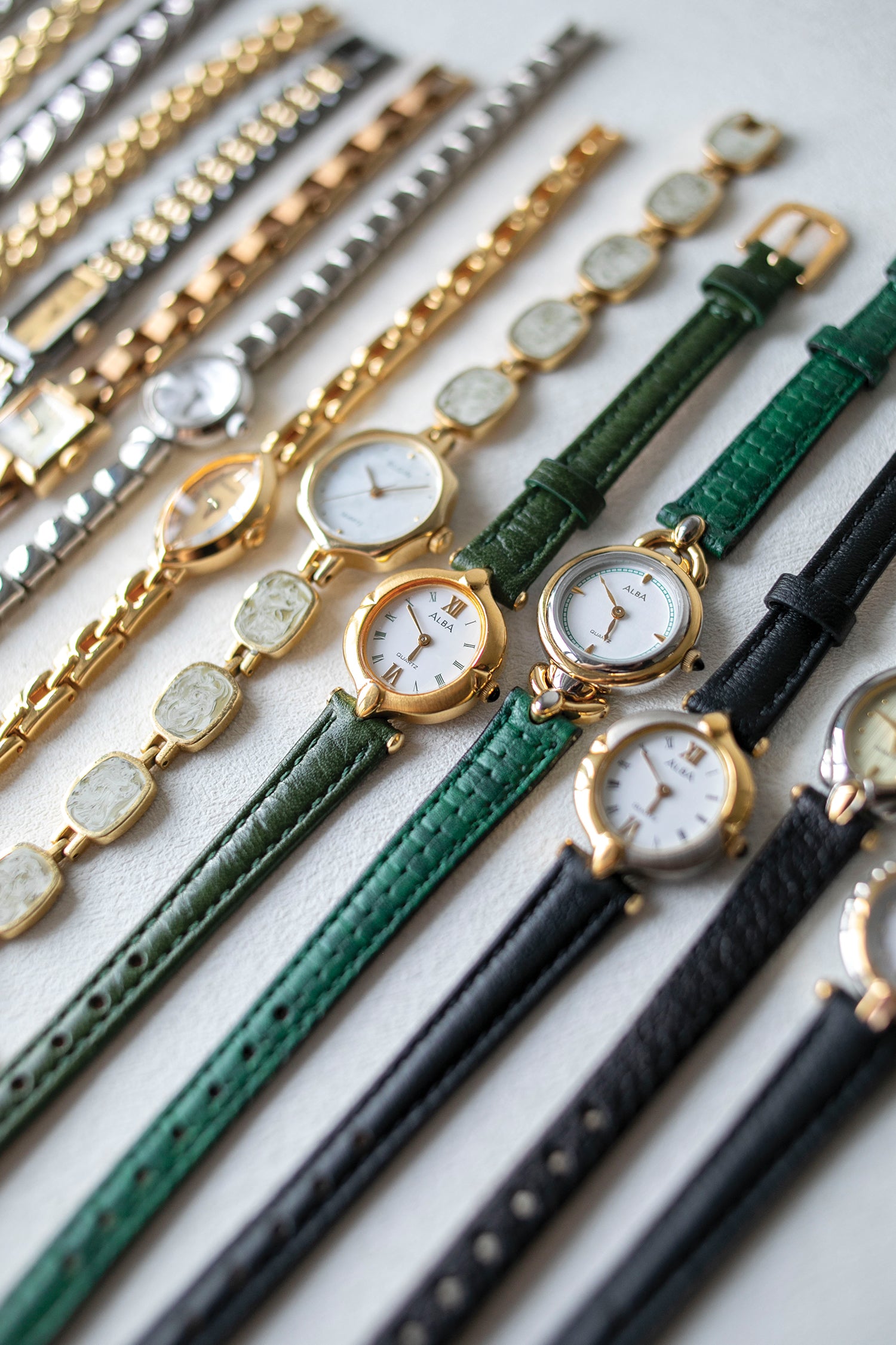 True Vintage: Alba A26 (Gold) (10881769898143) (10881768882335)
