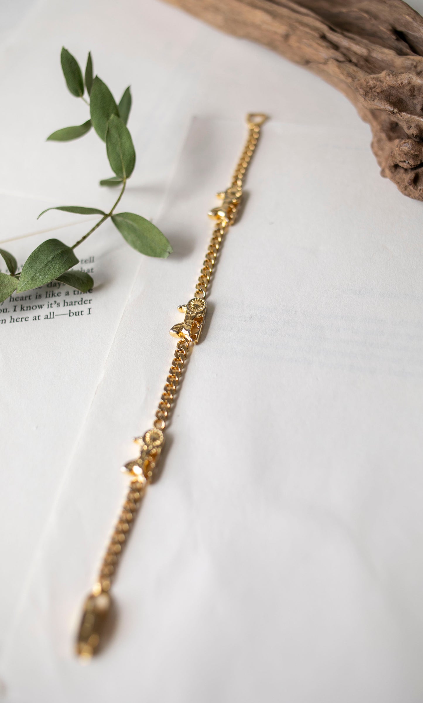 Vintage Jewelry: Celine Triomphe Motif Chain Bracelet J-C02