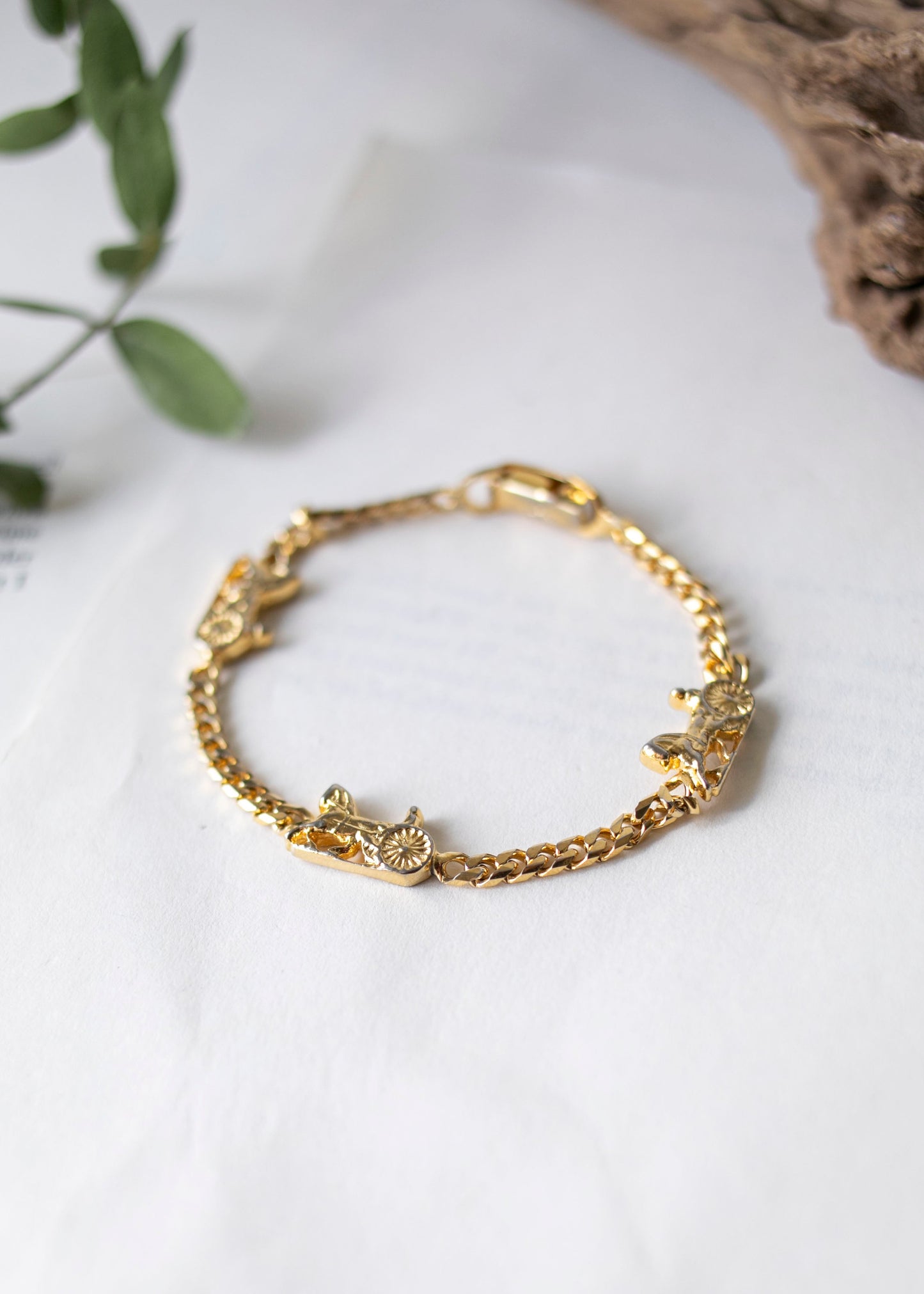 Vintage Jewelry: Celine Triomphe Motif Chain Bracelet J-C02