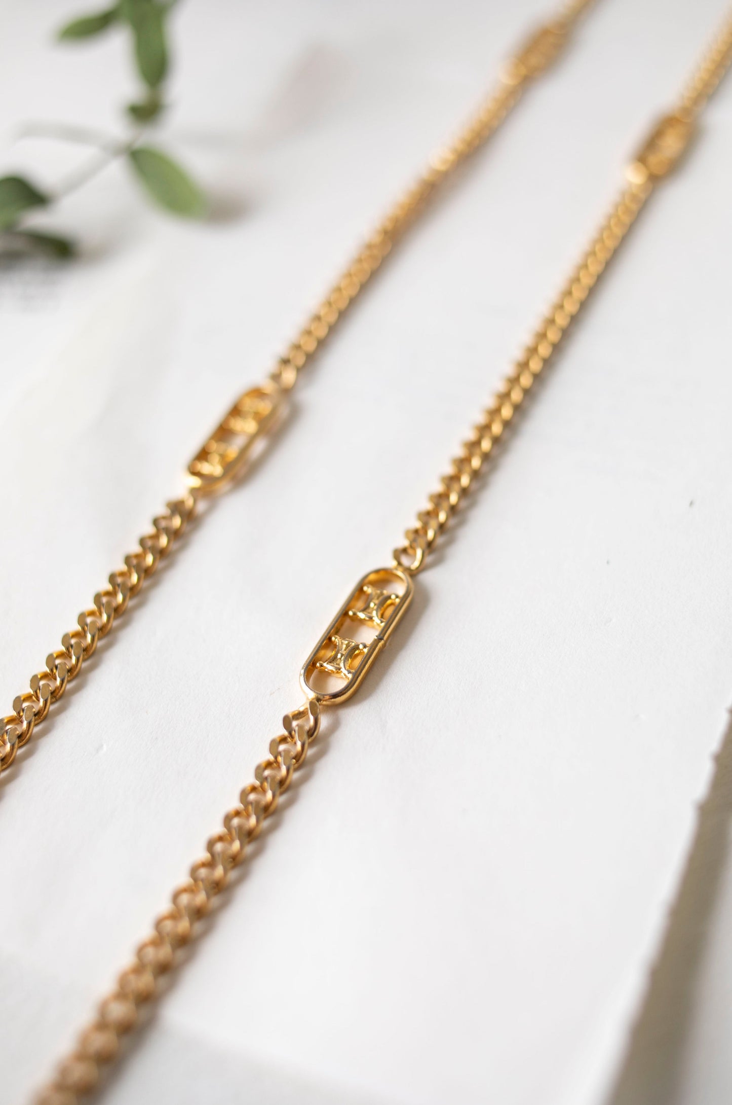 Vintage Jewelry: Celine Arc de Triomphe Gold Chain Necklace J-C01