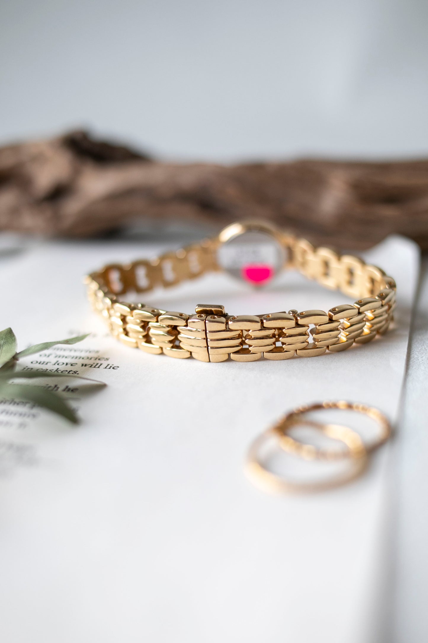 True Vintage: Seiko S28 (Gold)