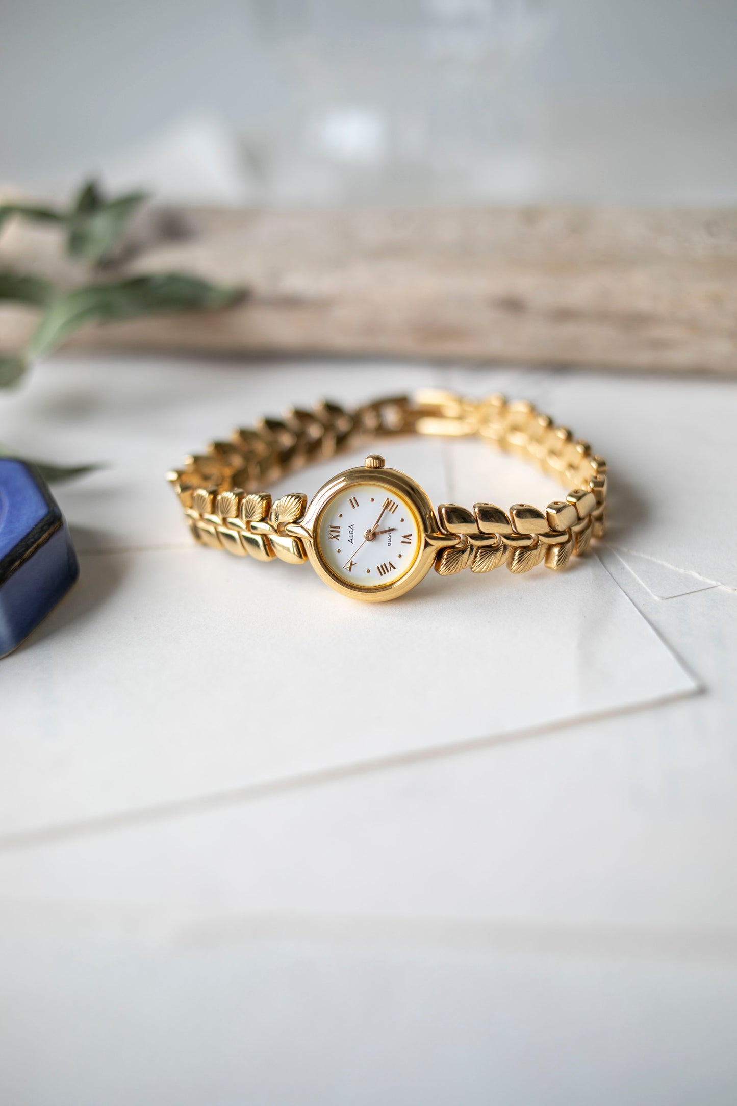 True Vintage: Alba Liora (Gold)