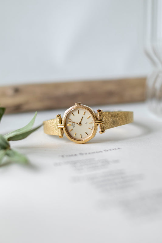 True Vintage: Seiko S185 (Gold)