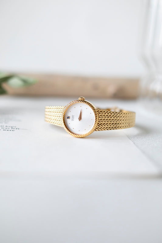 True Vintage: Seiko S208 (Sapphire)