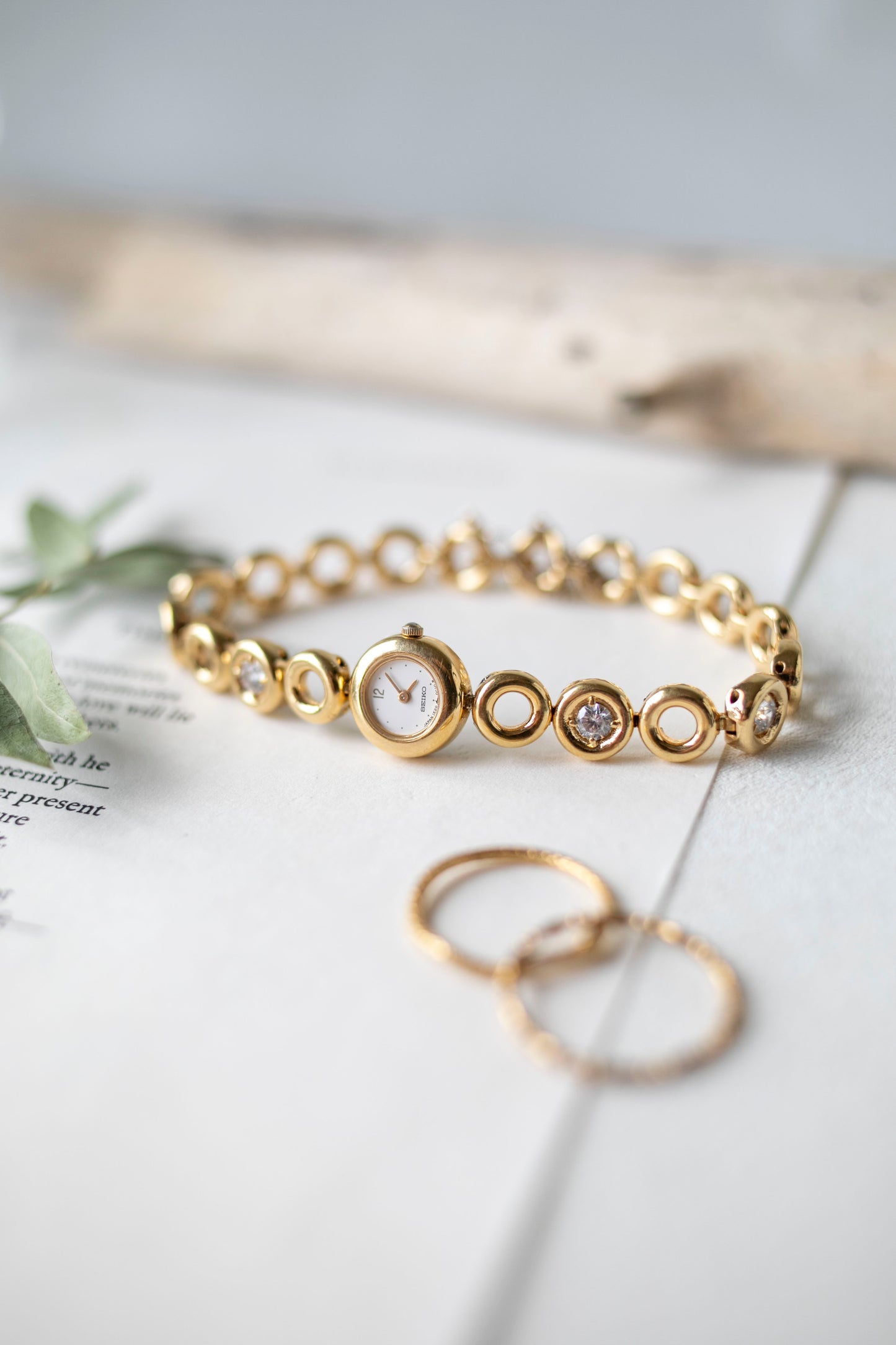 True Vintage: Seiko S231 (Gold)