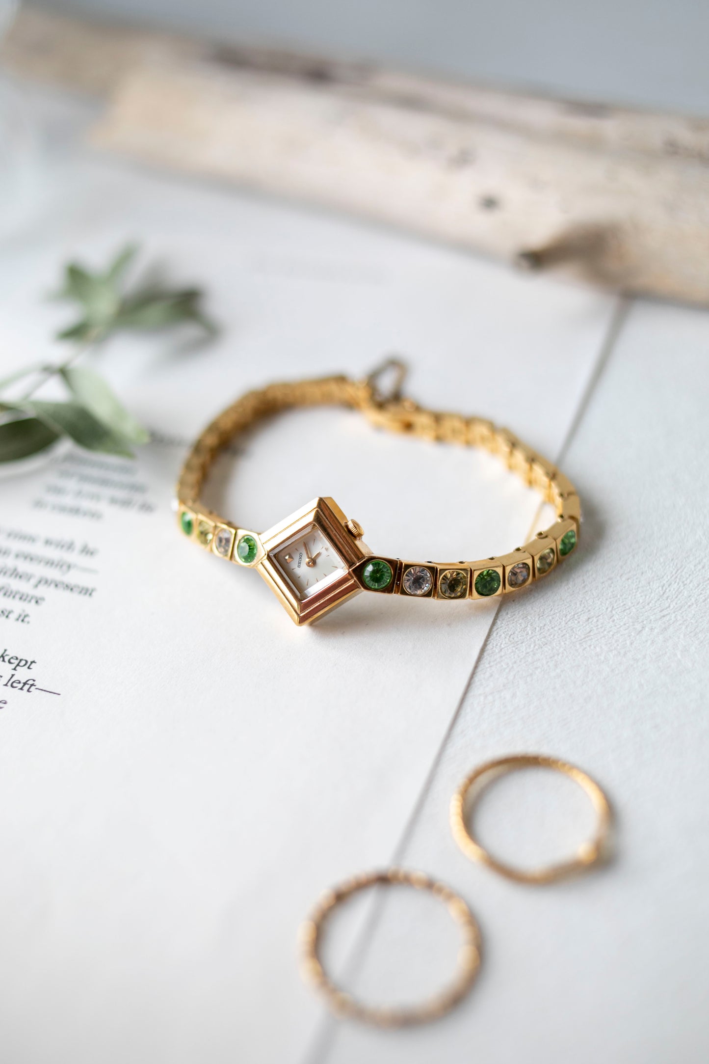 True Vintage: Seiko S232 (Gold)