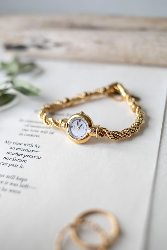 True Vintage: Seiko S233 (Gold)