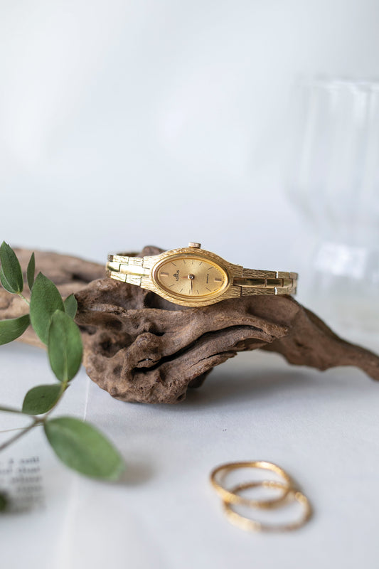 True Vintage: Lorus Oval