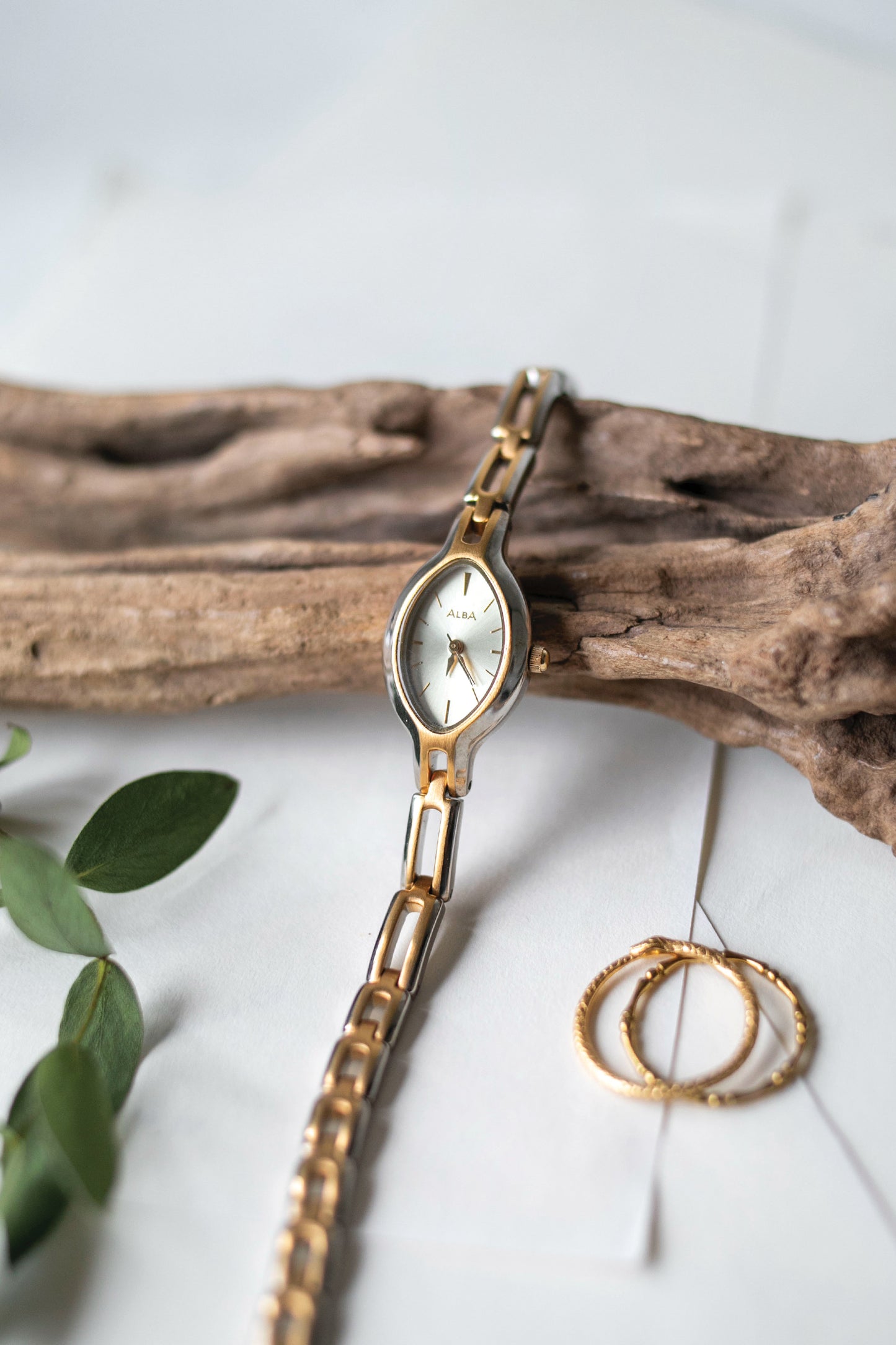 True Vintage: Alba Isobel (Dual)