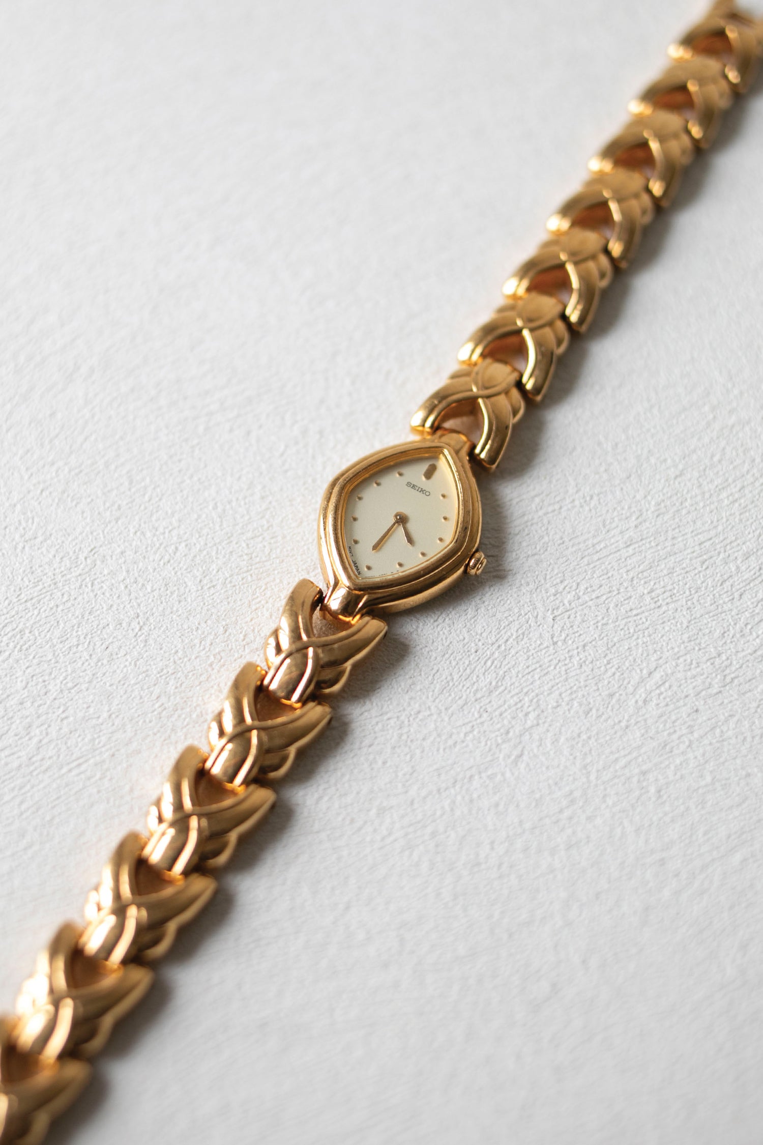 True Vintage: Seiko S20 (Gold) (10871336566943)