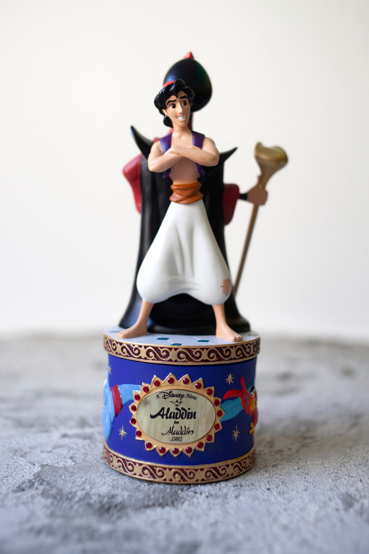 Premium Vintage: Limited Edition Reversible Aladdin & Jafar