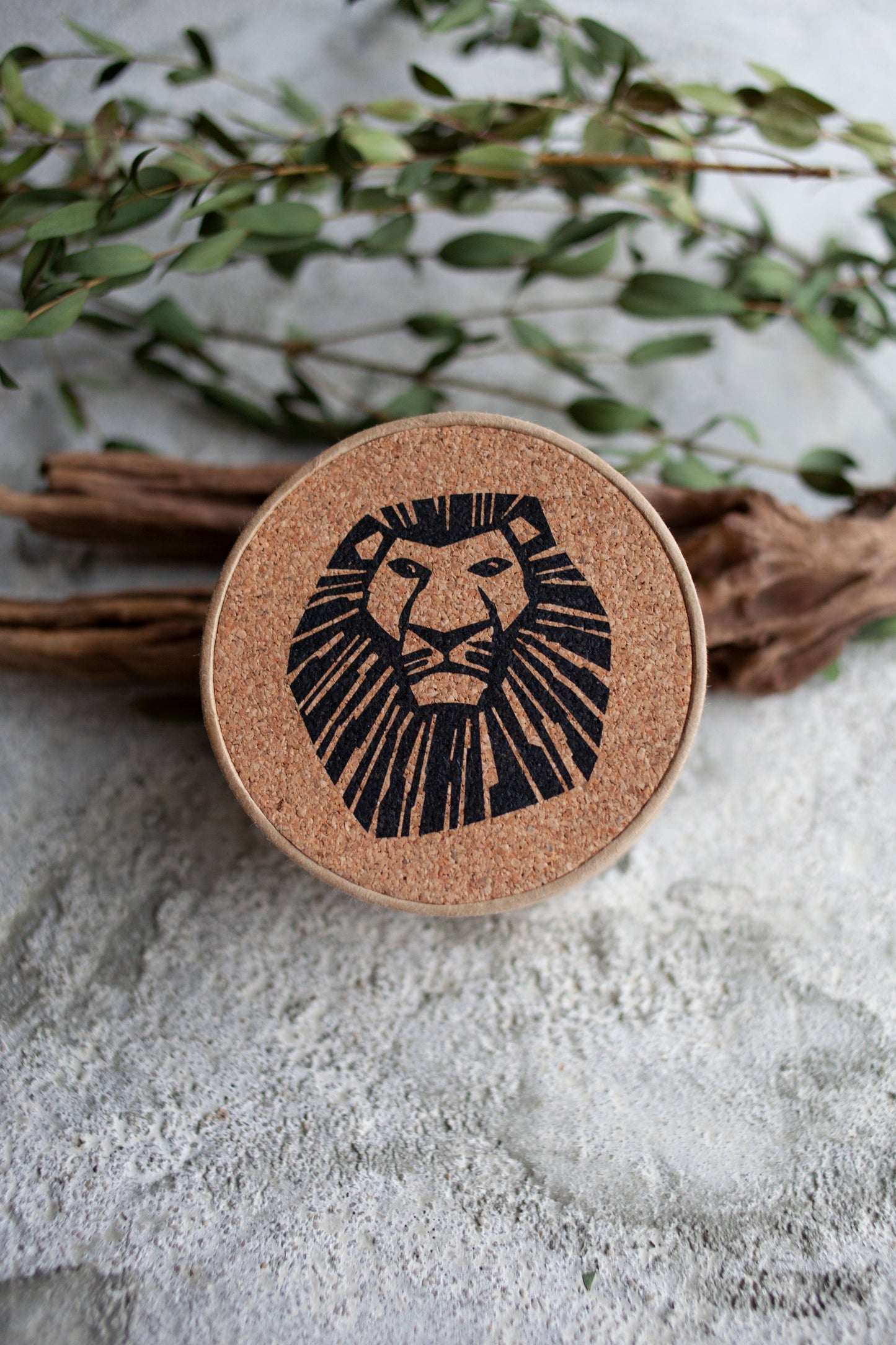 Premium Vintage: Lion King Majestic